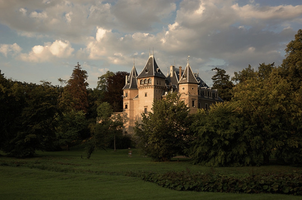 Coluchow-Castle.jpg