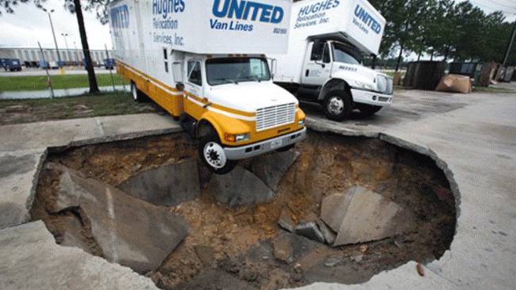 sinkhole1a_650x366.jpg