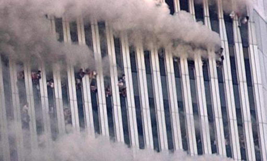 wtc-people-hanging-photo4-amy-sancetta.jpg