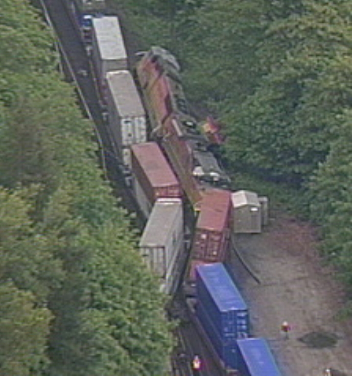 070516_train_derail_sm.jpg