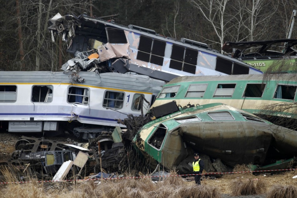 243515-poland-train-crash.jpg