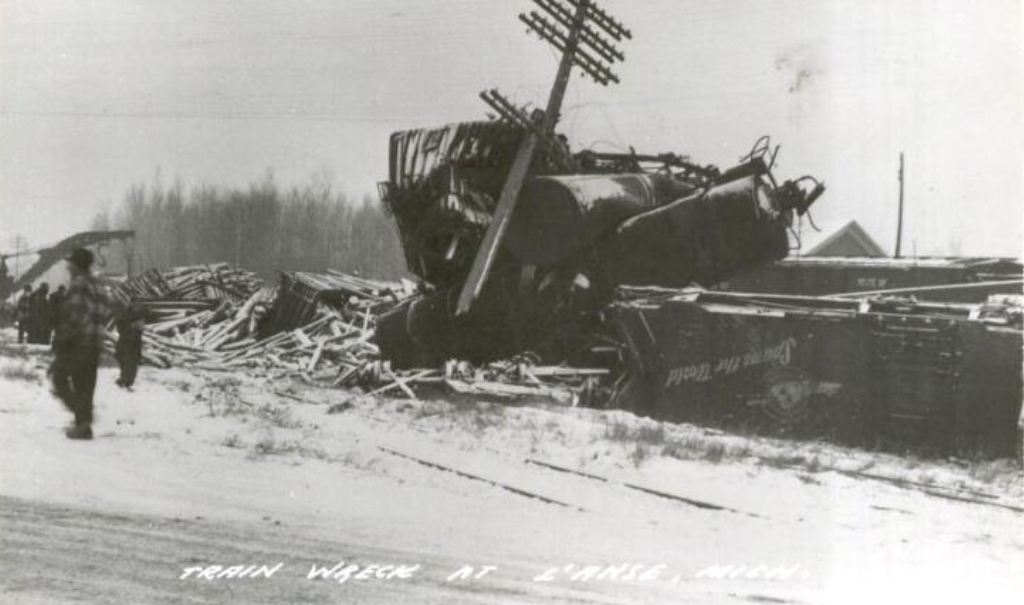 picture_lanse_1950s_train_wreck2.jpg