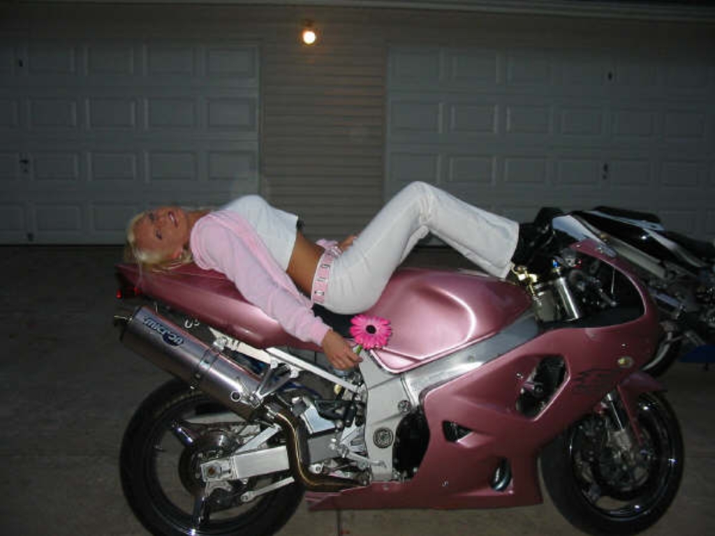 gixxergirl4.JPG