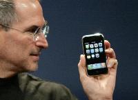 24-steve-jobs-iphone.jpg