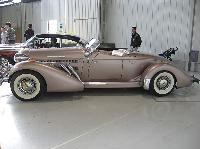 Replica_of_Auburn_851-Boattail-Speedster_Side-view.jpg