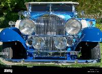 detail-of-the-front-of-a-vintage-car-blue-1932-packard-902-sport-phaeton-HX9J52.jpg