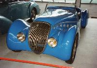 Peugeot_402_DS_Darl'Mat_(1938)_Coachbuilder-_Pourtout_(30546026116).jpg